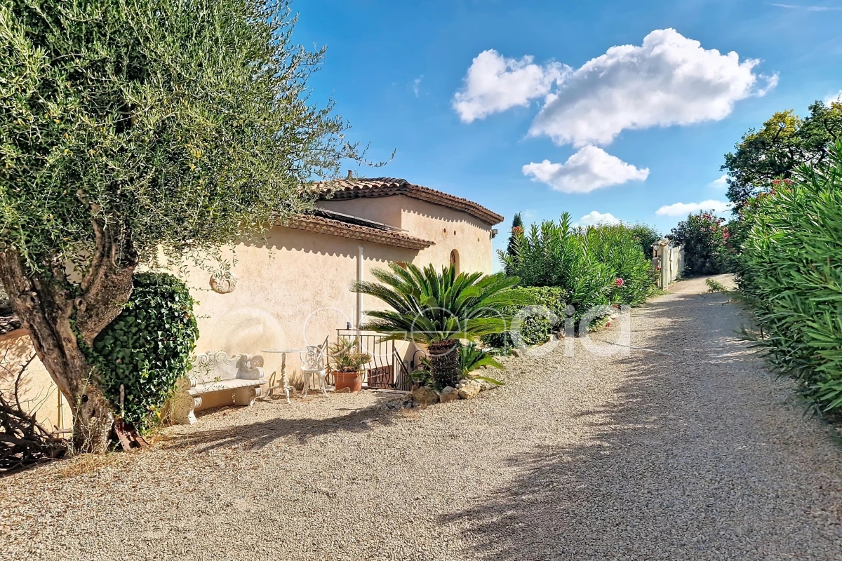 Maison de luxe à vendre à Le Rouret, 795 000 €, Photo 2