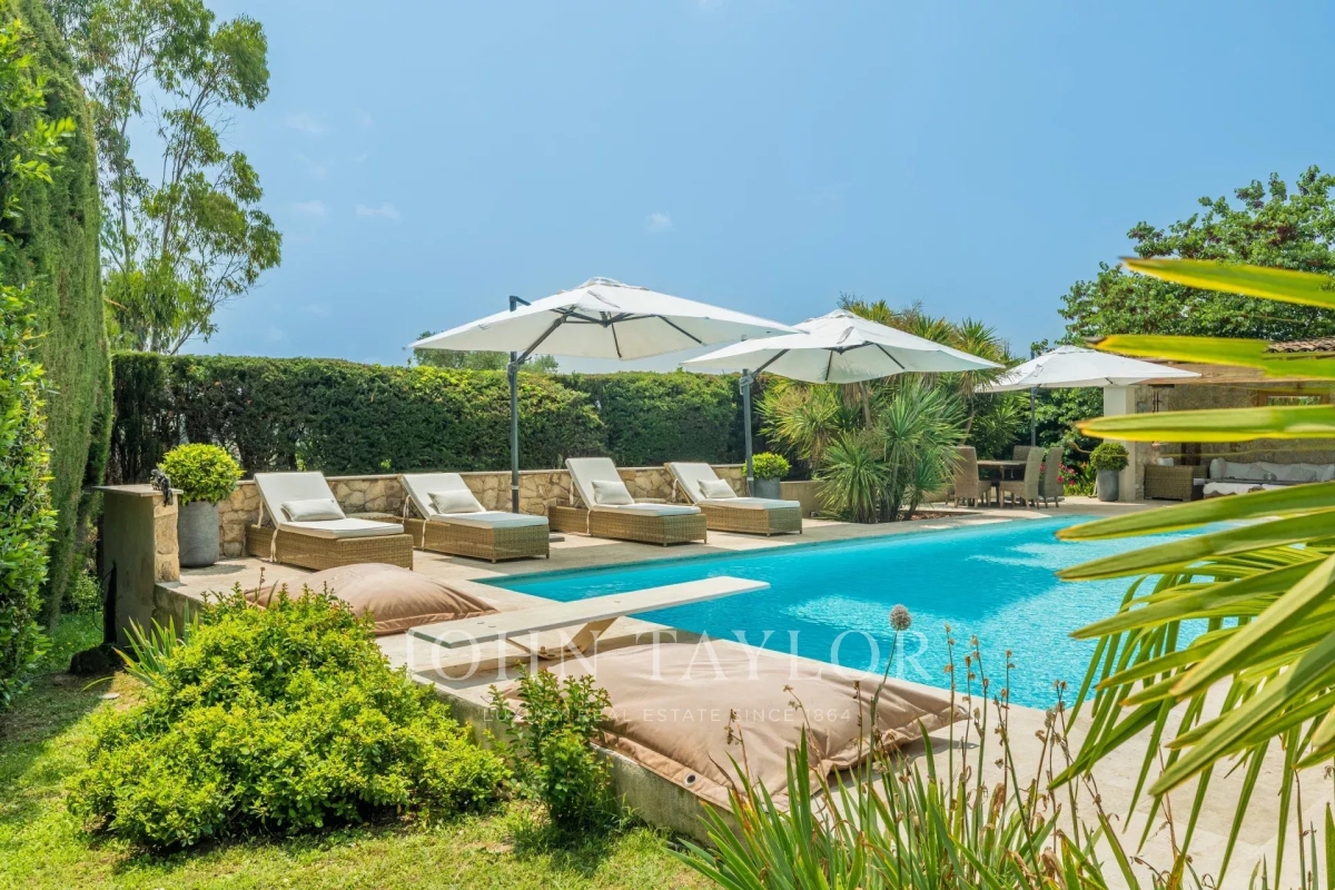 Luxury House for sale in Roquefort-les-Pins, 2 190 000 €, Photo 2
