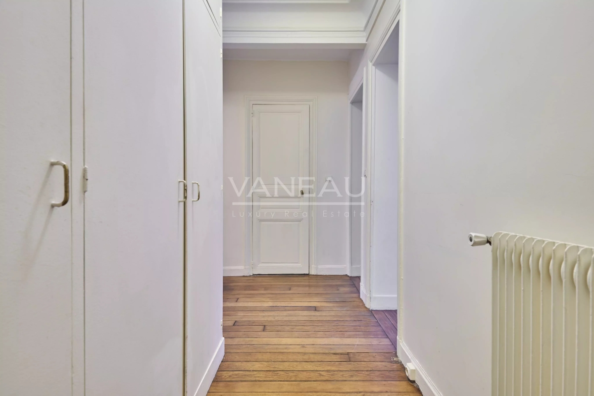 Luxury Apartment for sale in Paris 16ème, 640 000 €, Photo 4