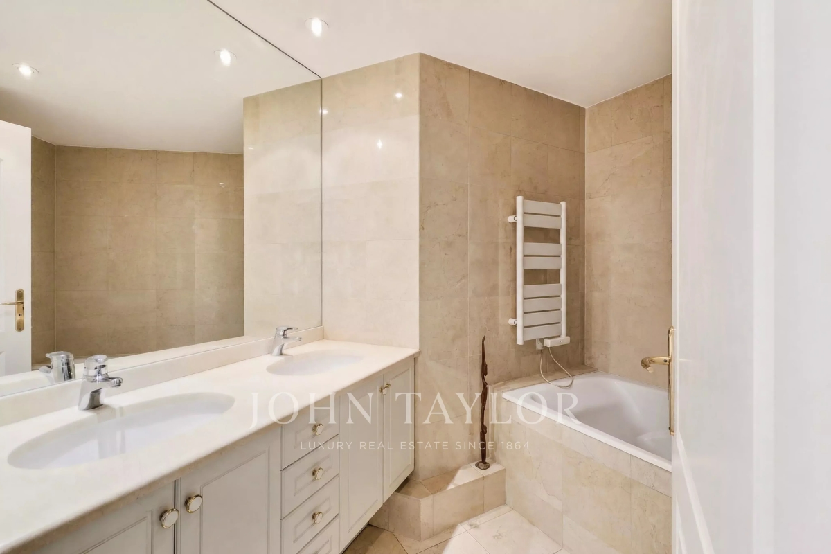 Luxury Apartment for sale in Paris 16ème, 1 350 000 €, Photo 7
