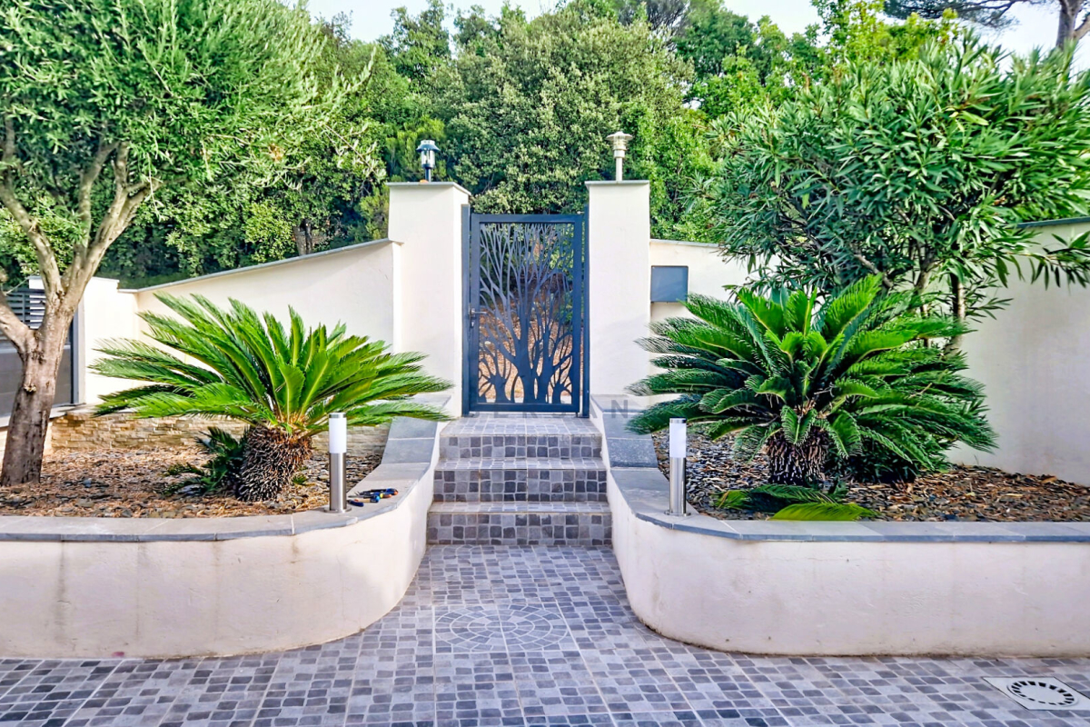 Maison de luxe à vendre à Saint-Raphaël, 1 180 000 €, Photo 3