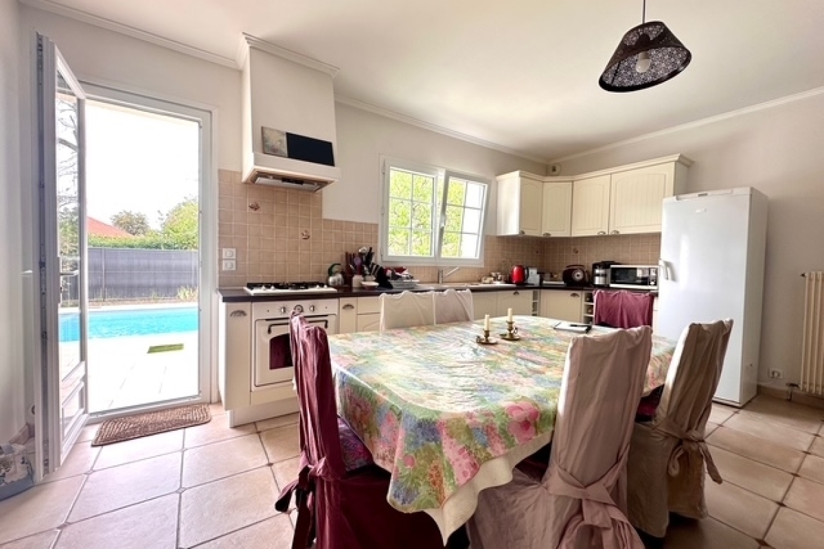 Maison de luxe à vendre à Martignas-sur-Jalle, 599 000 €, Photo 5