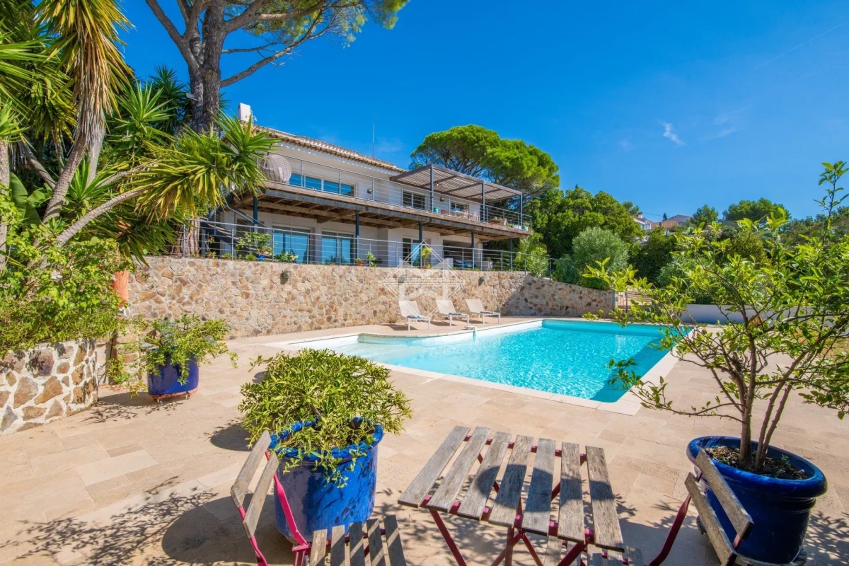 Maison de luxe à vendre à Carqueiranne, 2 000 000 €, Photo 2