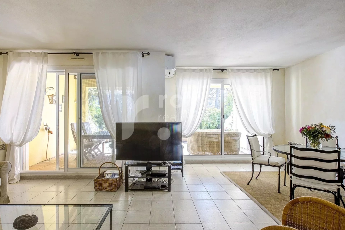 Luxury House for sale in Mougins, 749 000 €, Photo 7