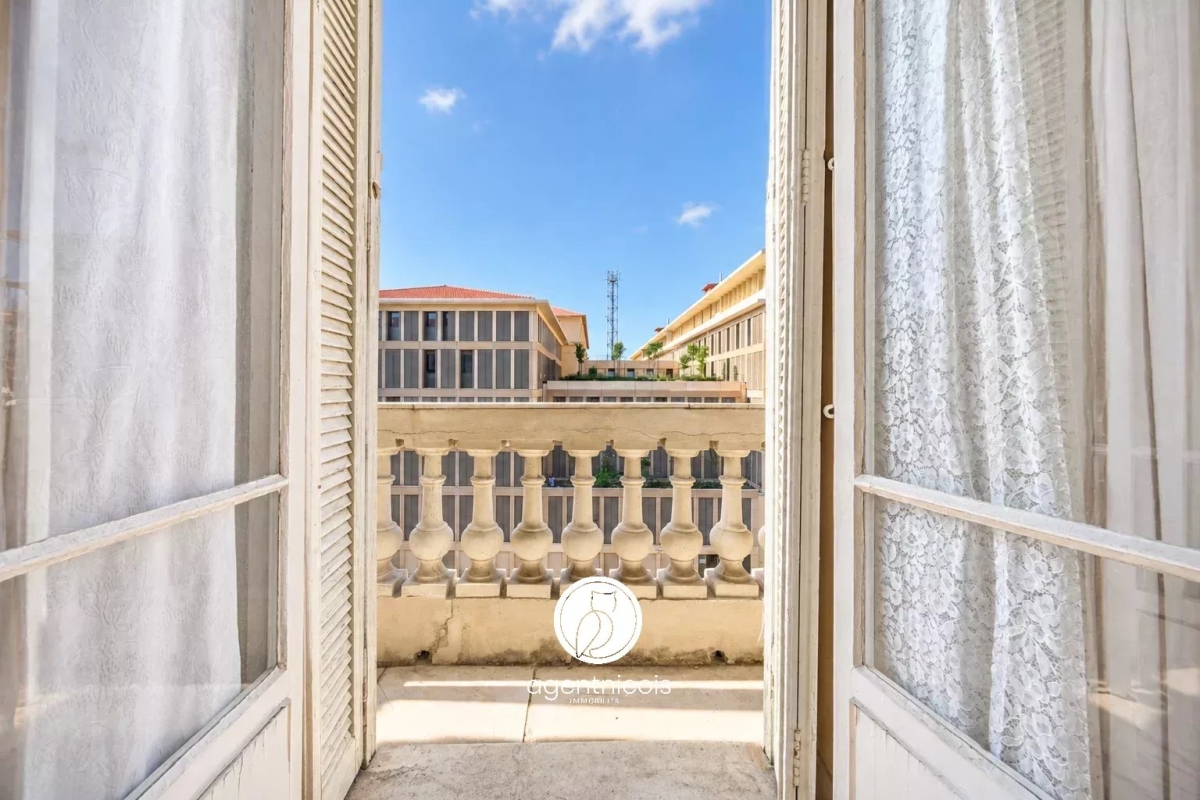 Luxury Apartment for sale in Nice, 749 000 €, Photo 2