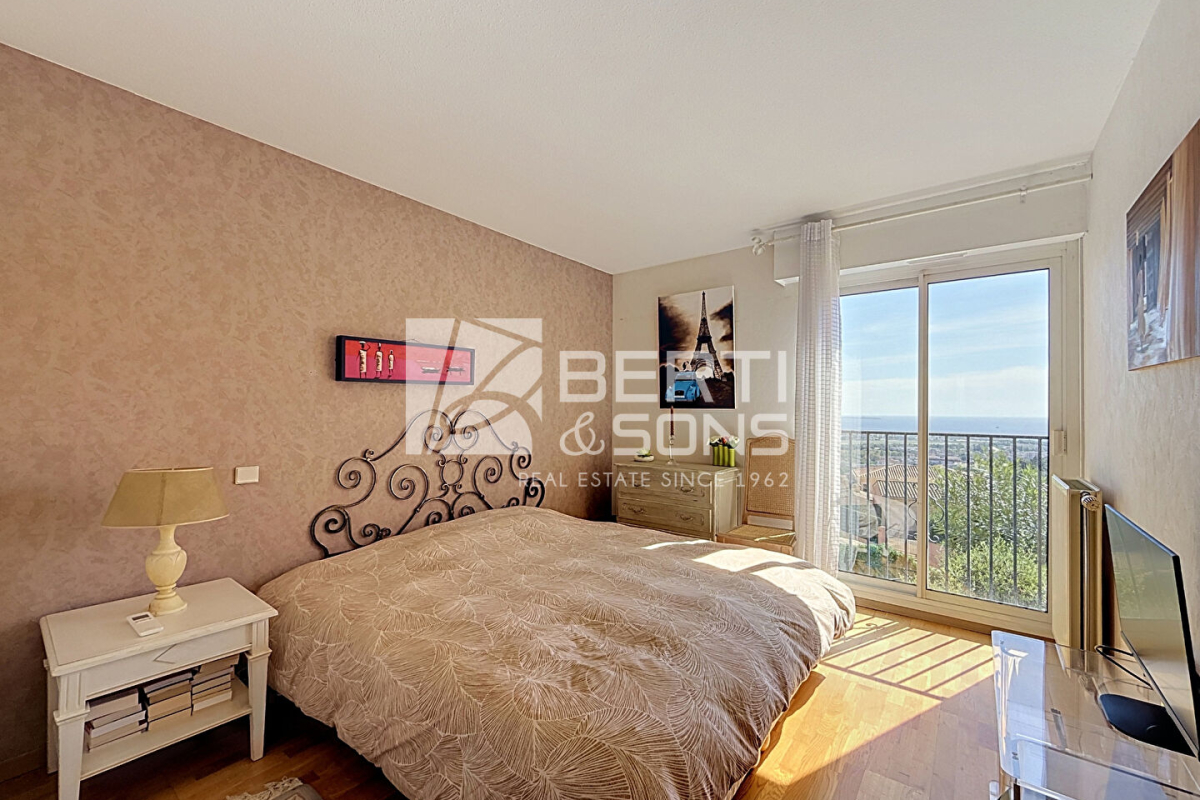 Luxury Apartment for sale in Mandelieu-la-Napoule, 585 000 €, Photo 4