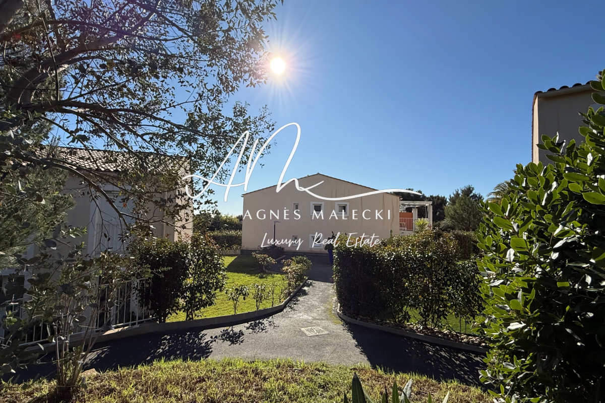 Appartement de luxe à vendre à Cavalaire-sur-Mer, 499 200 €, Photo 2