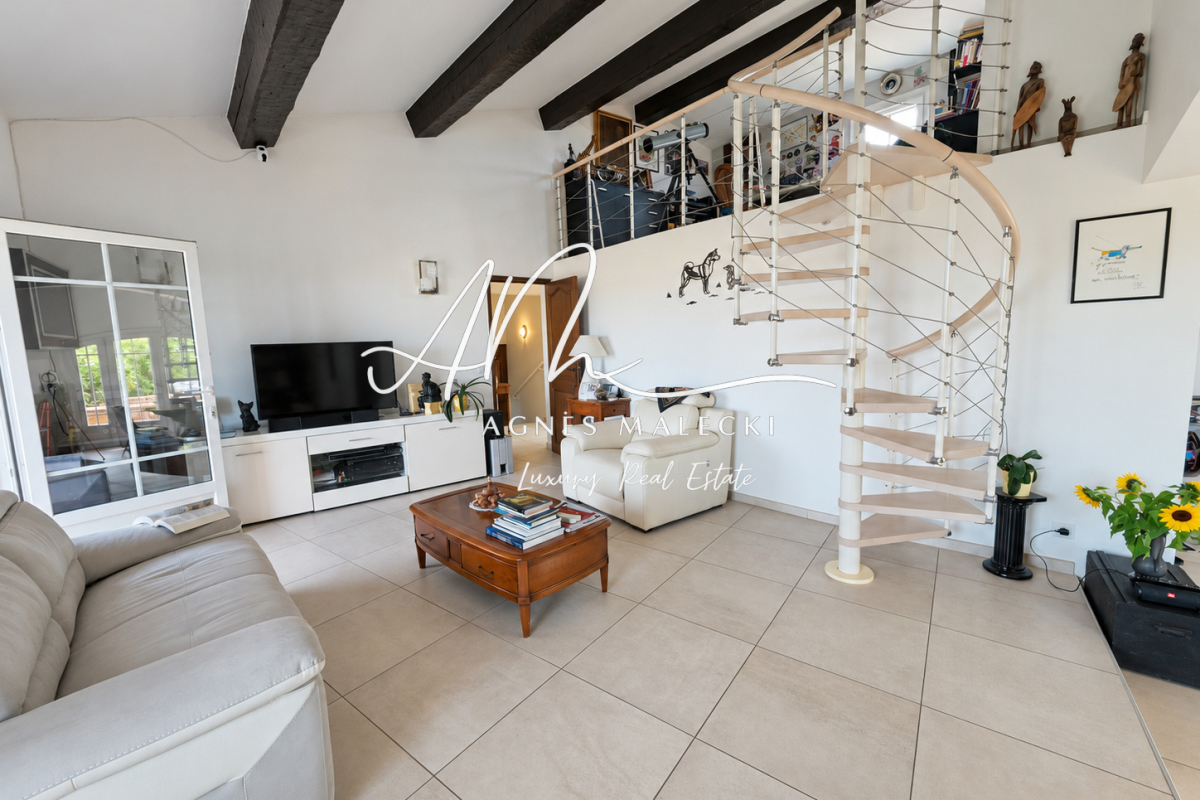 Maison de luxe à vendre à La Londe-les-Maures, 979 000 €, Photo 5