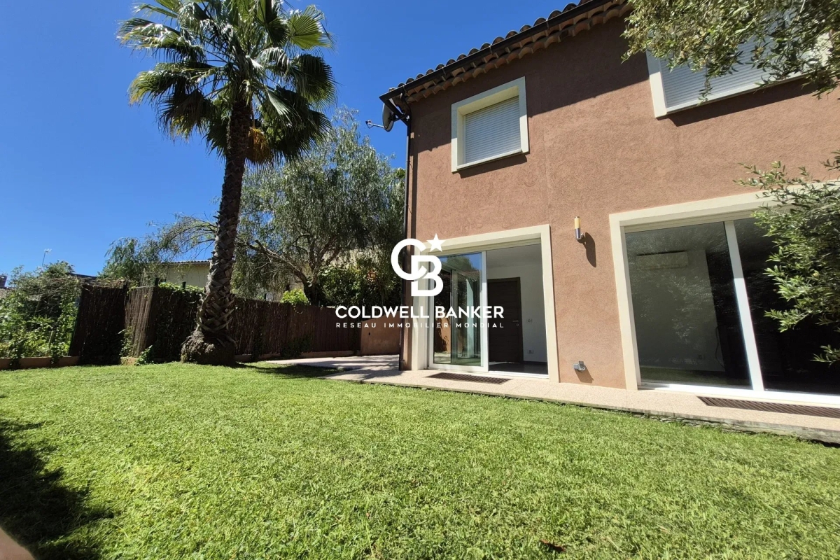 Maison de luxe à vendre à Antibes, 1 090 000 €, Photo 1