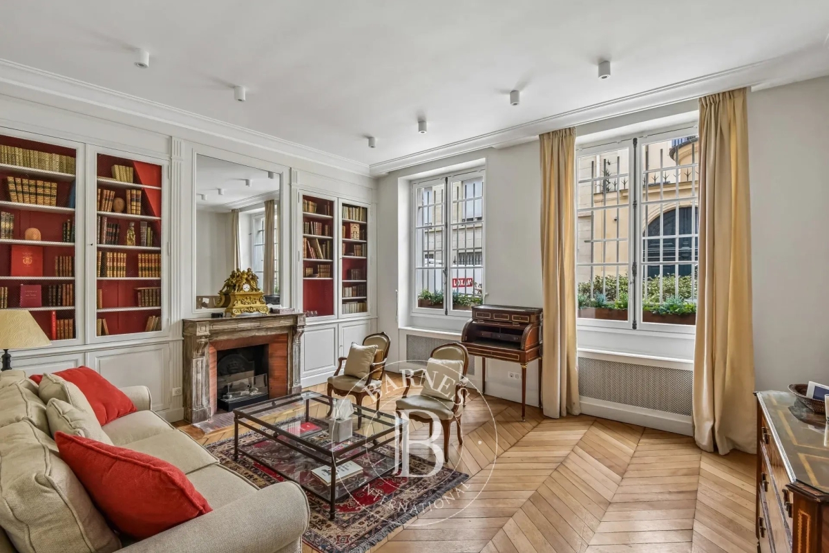 Luxury Apartment for sale in Paris 7ème, 1 350 000 €, Photo 2