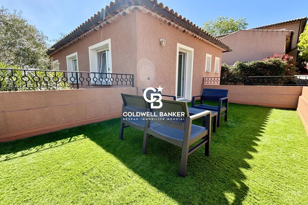 Maison de luxe à vendre à Antibes, 1 090 000 €, Photo 3