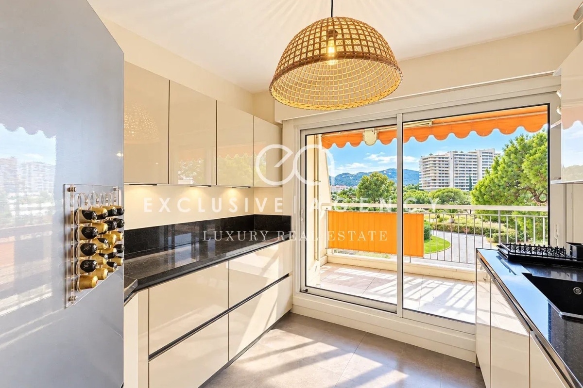 Appartement de luxe à vendre à Mandelieu-la-Napoule, 799 000 €, Photo 3
