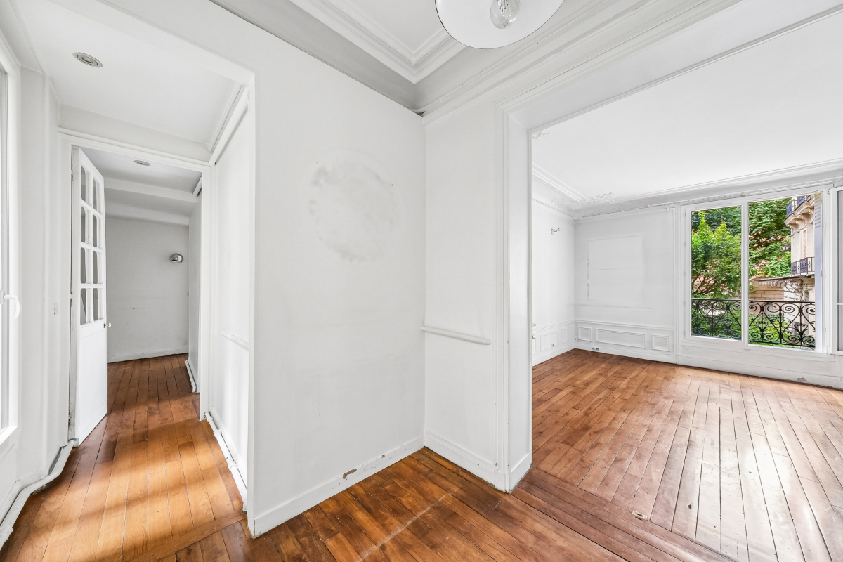 Luxury Apartment for sale in Paris 18ème, 1 185 000 €, Photo 2