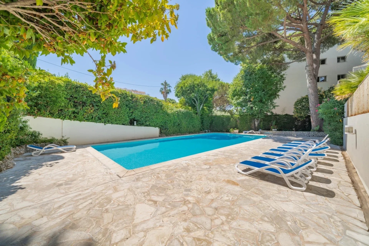 Appartement de luxe à vendre à Cannes, 375 000 €, Photo 2