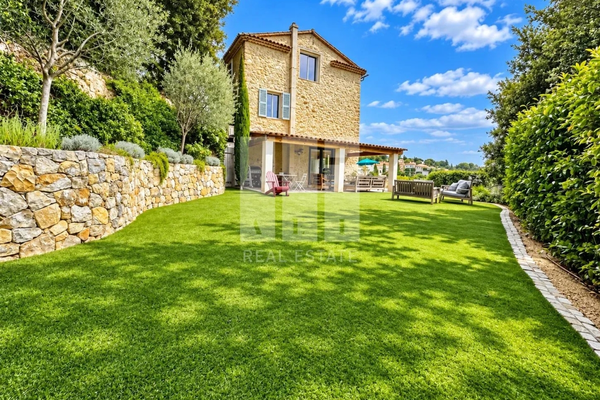 Maison de luxe à louer à Mougins, 5 700 €, Photo 3