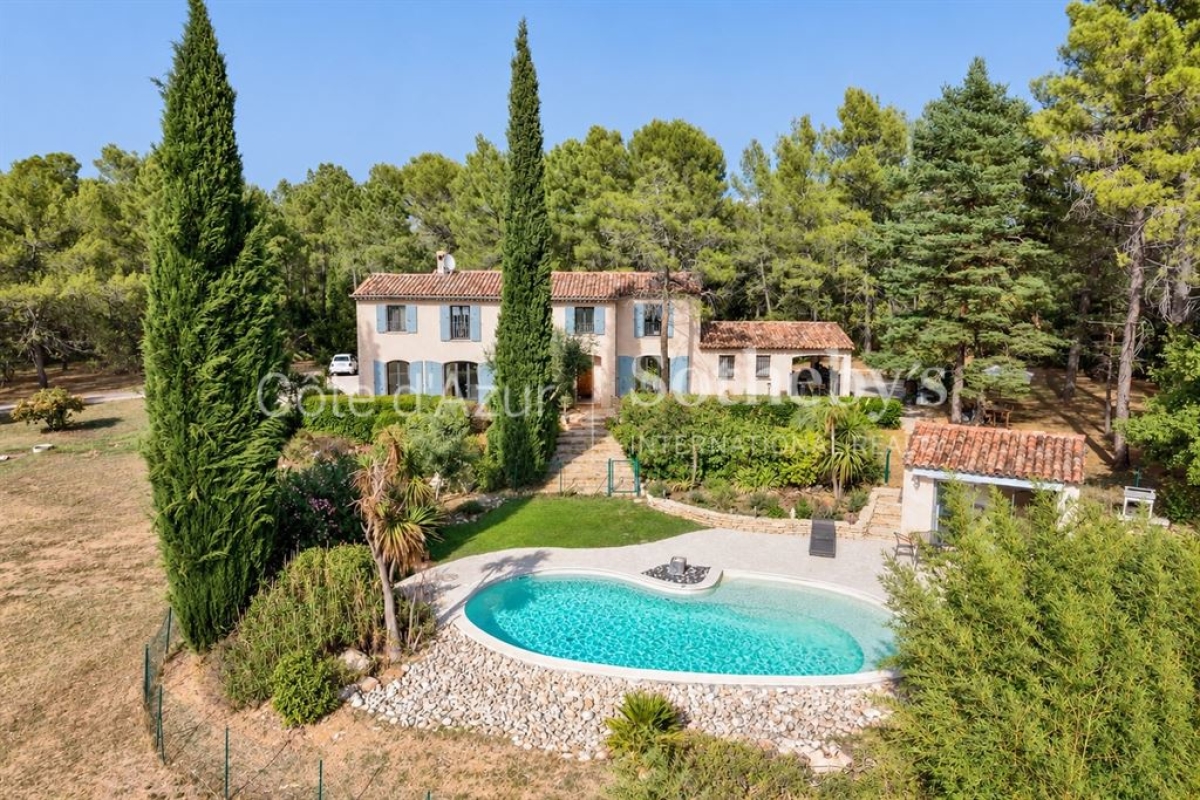 Maison de luxe à vendre à Tourrettes, 1 190 000 €, Photo 1