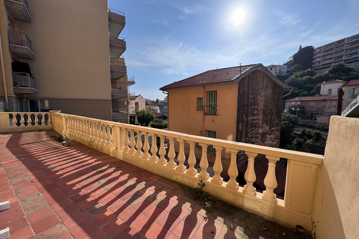 Appartement de luxe à vendre à Menton, 350 000 €, Photo 2