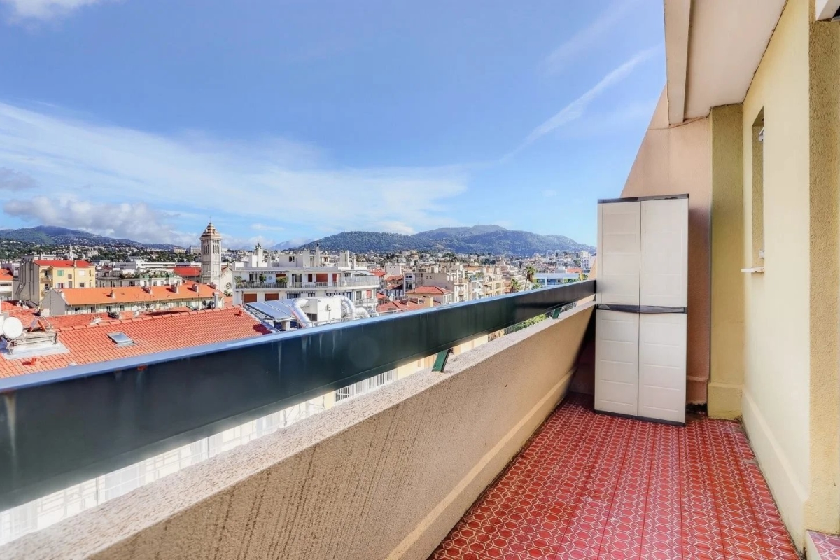 Luxury Apartment for sale in Nice, 305 000 €, Photo 2