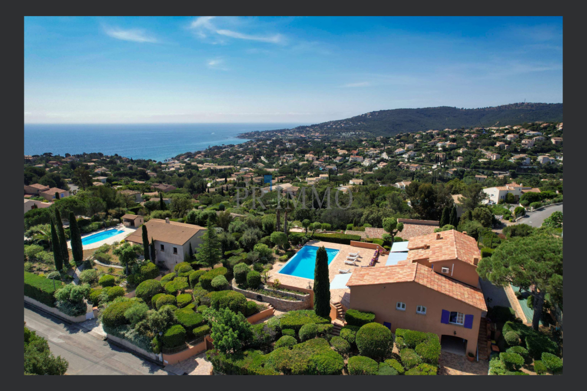 Maison de luxe à vendre à Saint-Aygulf, 1 480 000 €, Photo 1