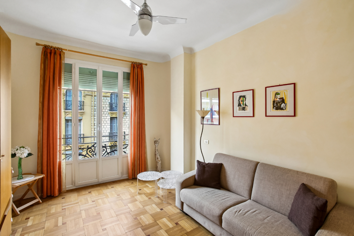 Luxury Apartment for sale in Nice, 598 000 €, Photo 2