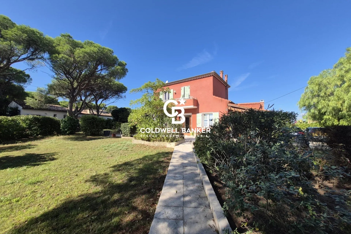 Maison de luxe à vendre à Fréjus, 749 000 €, Photo 3