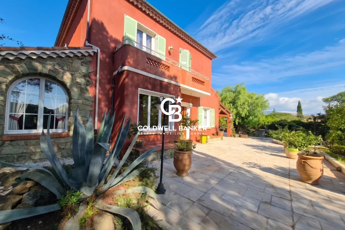 Maison de luxe à vendre à Fréjus, 749 000 €, Photo 5