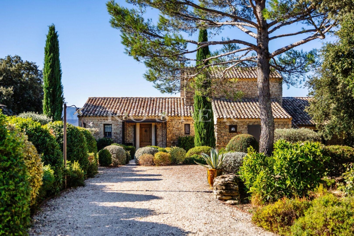 Maison de luxe à vendre à Gordes, 1 850 000 €, Photo 2