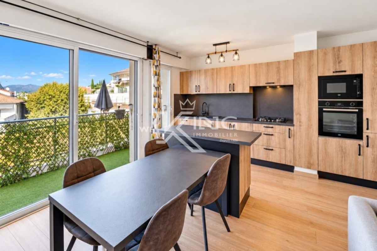 Appartement de luxe à vendre à Saint-Raphaël, 370 000 €, Photo 2