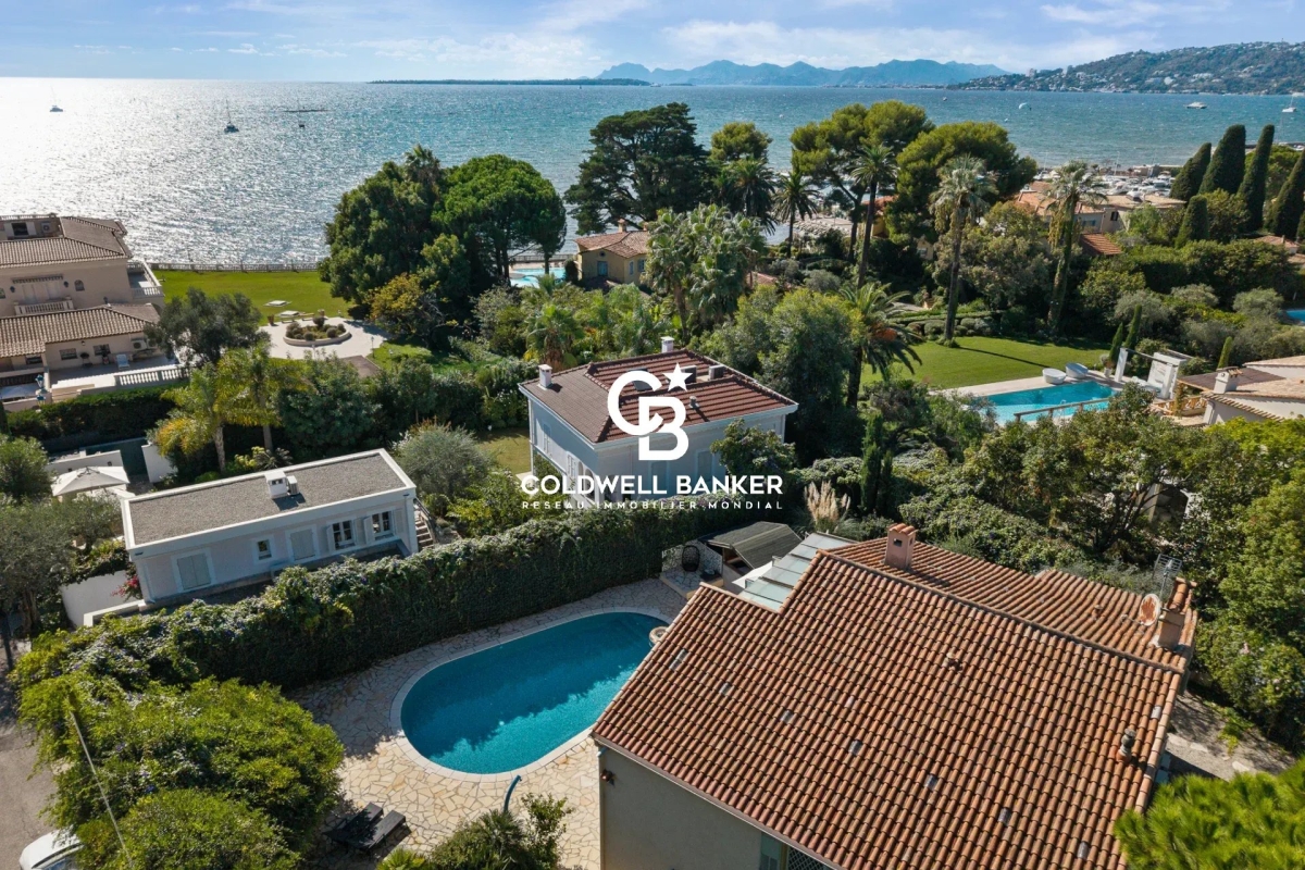 Maison de luxe à vendre à Antibes, 3 590 000 €, Photo 1