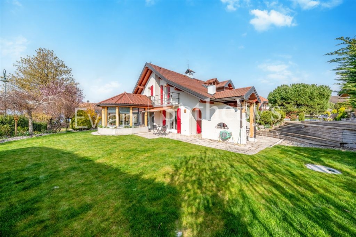 Maison de luxe à vendre à Neuvecelle, 940 000 €, Photo 1