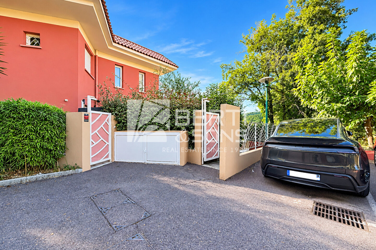 Appartement de luxe à vendre à Mandelieu-la-Napoule, 795 000 €, Photo 2