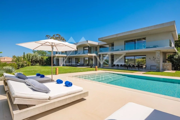 Maison de luxe à louer à Saint-Tropez, 73 300 €, Photo 1