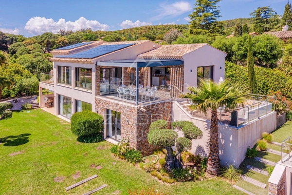 Maison de luxe à louer à Grimaud, 6 250 €, Photo 1