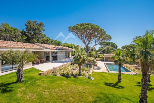 Maison de luxe à louer à Ramatuelle, 17 400 €, Photo 1