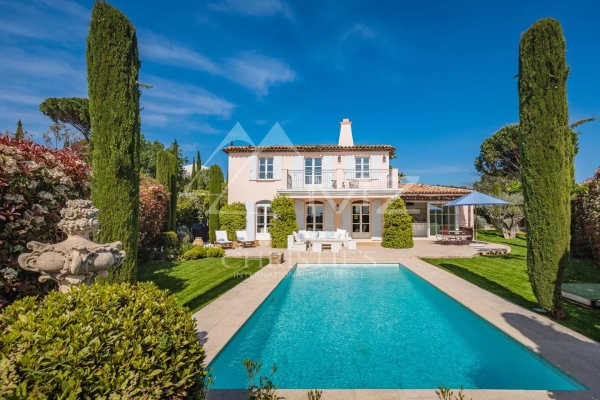 Luxury House for rental in Gassin, 10 700 €, Photo 1