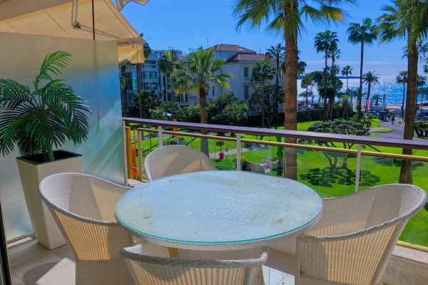 Appartement de luxe à louer à Cannes, 1 200 €, Photo 1