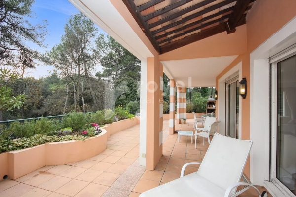 Maison de luxe à vendre à Mougins, 1 100 000 €, Photo 1