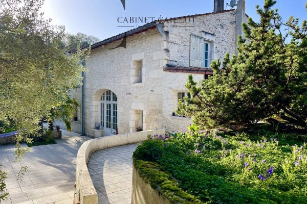 Maison de luxe à vendre à Courcoury, 490 000 €, Photo 1