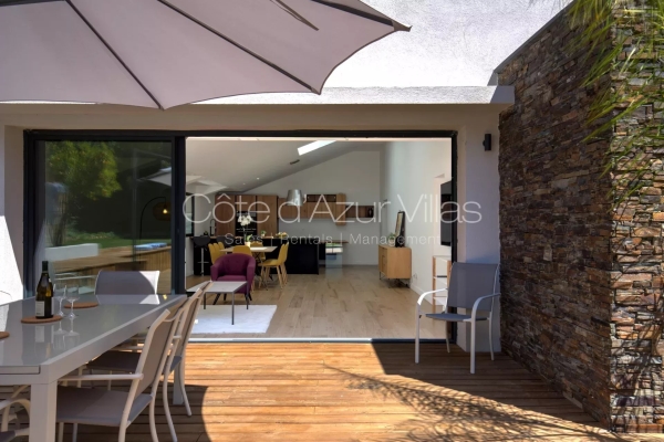 Maison de luxe à louer à Mougins, 7 000 €, Photo 2