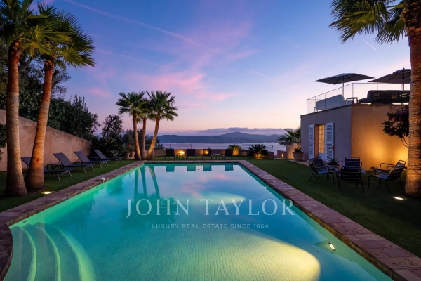 Maison de luxe à louer à Grimaud, 12 000 €, Photo 1