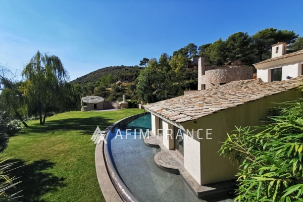 Maison de luxe à louer à Peille, 10 000 €, Photo 3