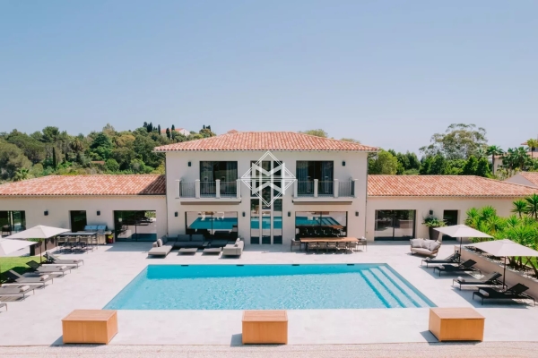 Maison de luxe à louer à La Croix-Valmer, 25 000 €, Photo 1