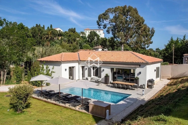 Maison de luxe à louer à La Croix-Valmer, 12 500 €, Photo 1