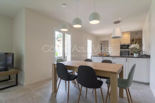 Luxury House for rental in Valbonne, 4 000 €, Photo 4