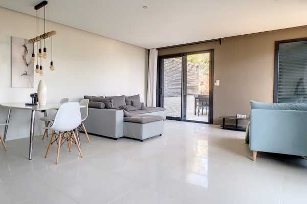 Maison de luxe à vendre à Bandol, 930 000 €, Photo 2