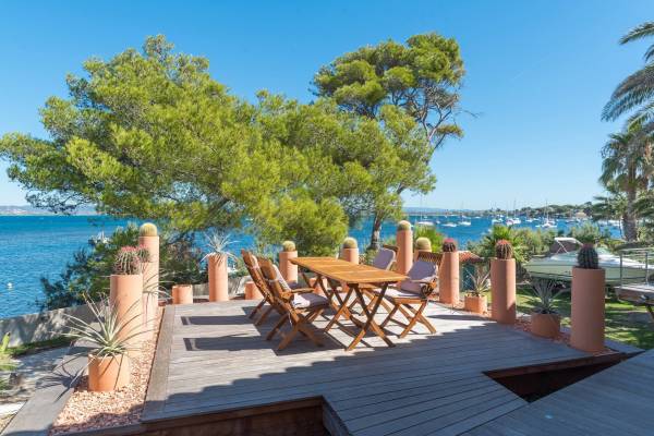 Maison de luxe à louer à Hyères, 7 920 €, Photo 1