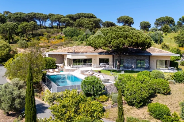 Maison de luxe à louer à Ramatuelle, 33 400 €, Photo 1