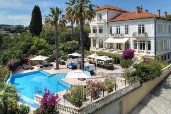 Maison de luxe à louer à Cannes, 16 500 €, Photo 1