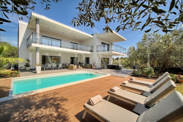 Maison de luxe à louer à Vallauris, 7 500 €, Photo 1