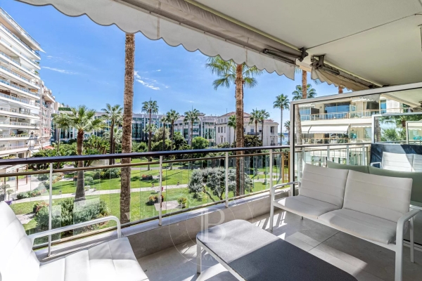 Luxury Apartment for rental in Cannes, 2 700 €, Photo 1